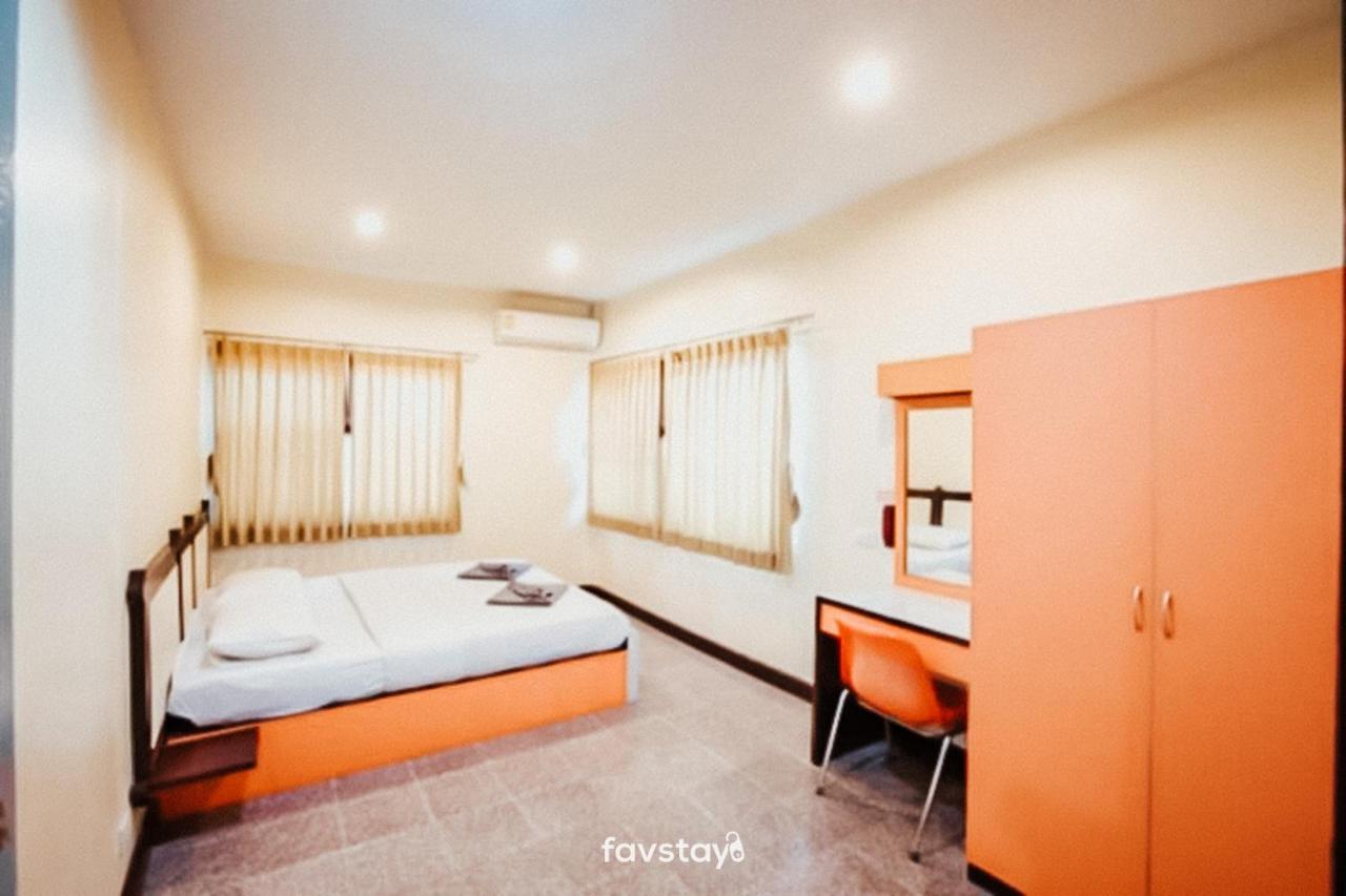 Twin Palms Suites And Residence 芭達亞 外观 照片