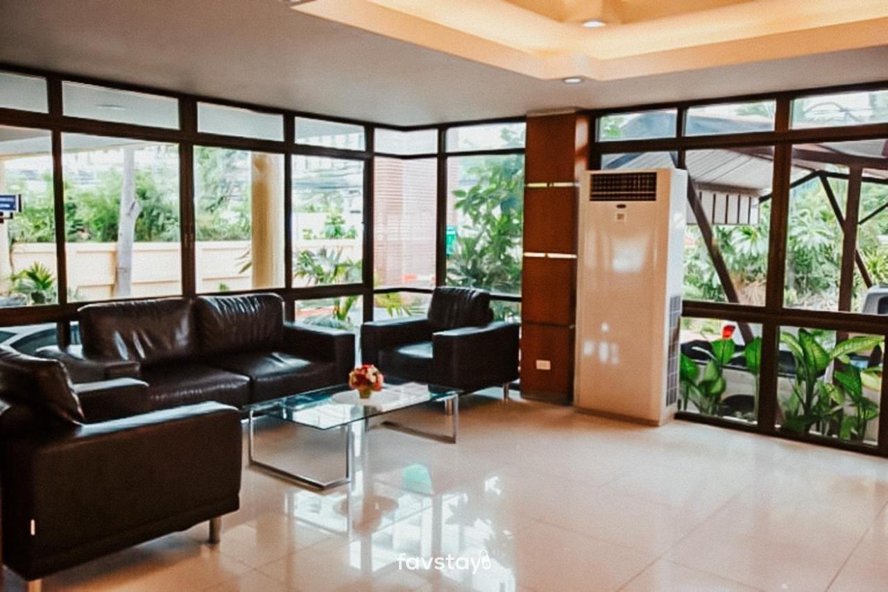 Twin Palms Suites And Residence 芭達亞 外观 照片