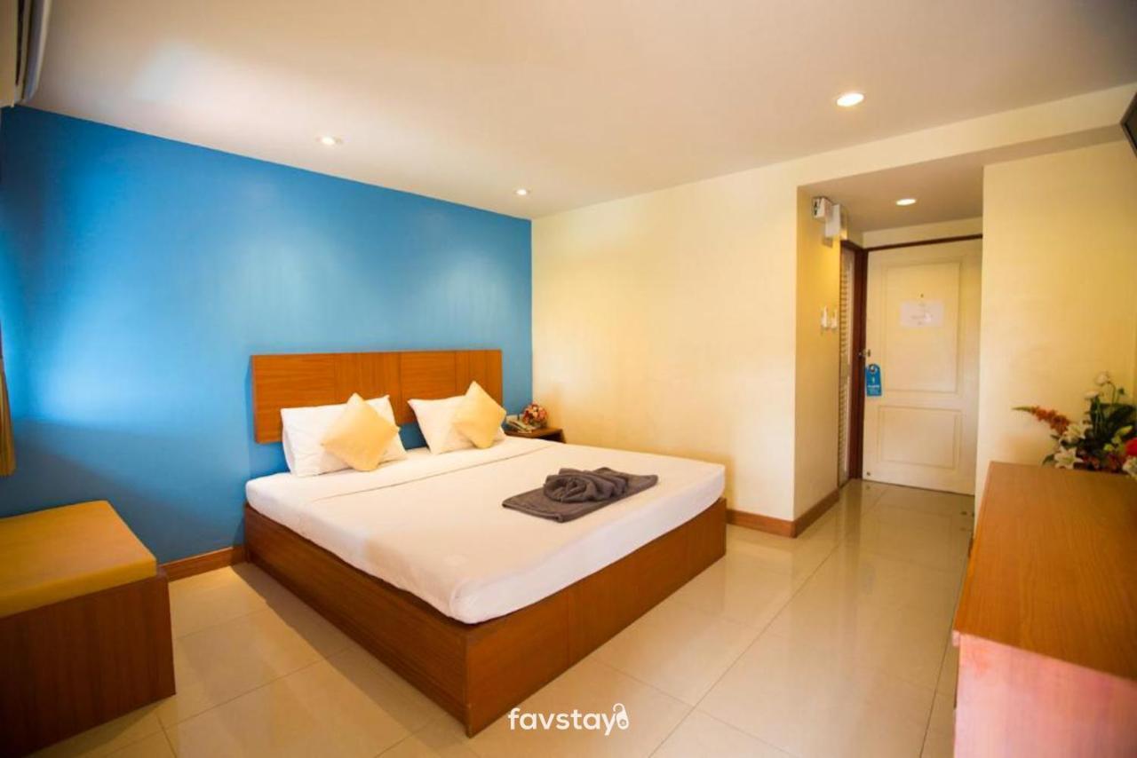 Twin Palms Suites And Residence 芭達亞 外观 照片